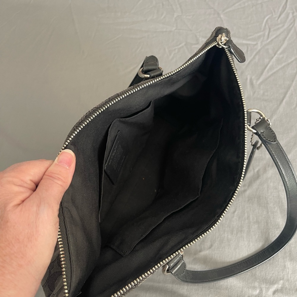 Coach Purse. - Picture 3 of 5